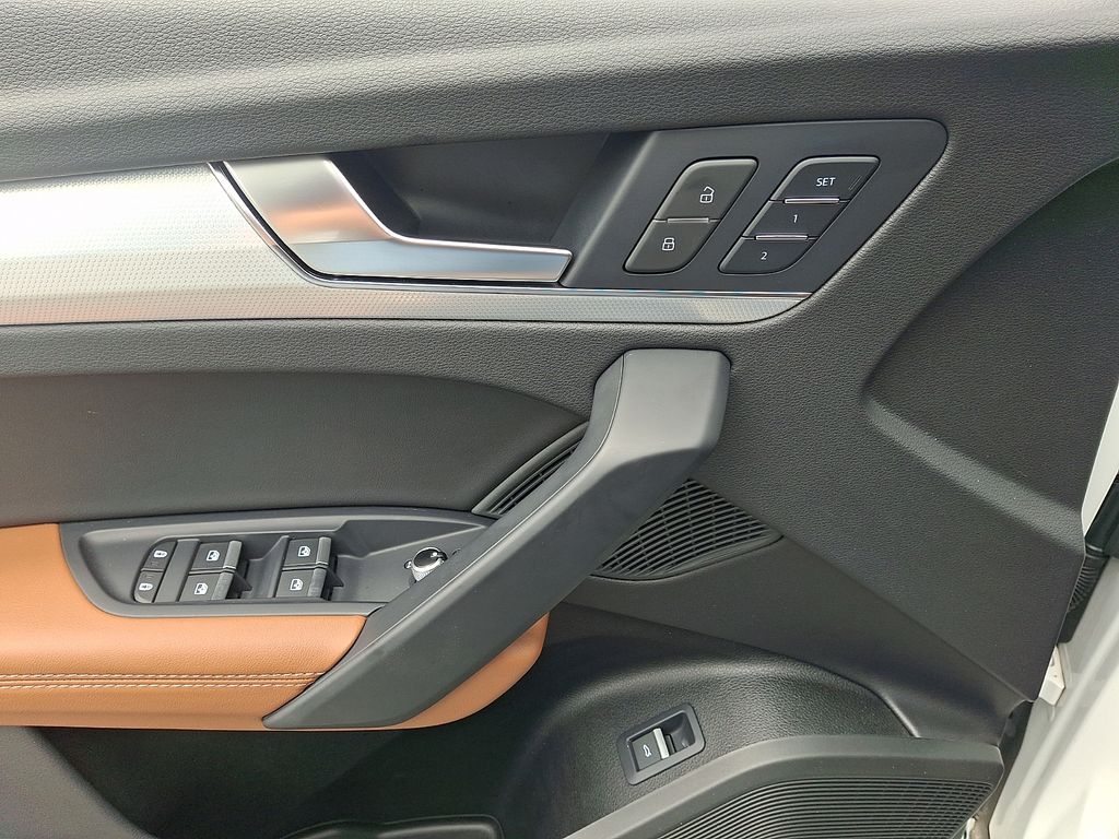 Thumbnail: 2024 Audi Q5 - 12