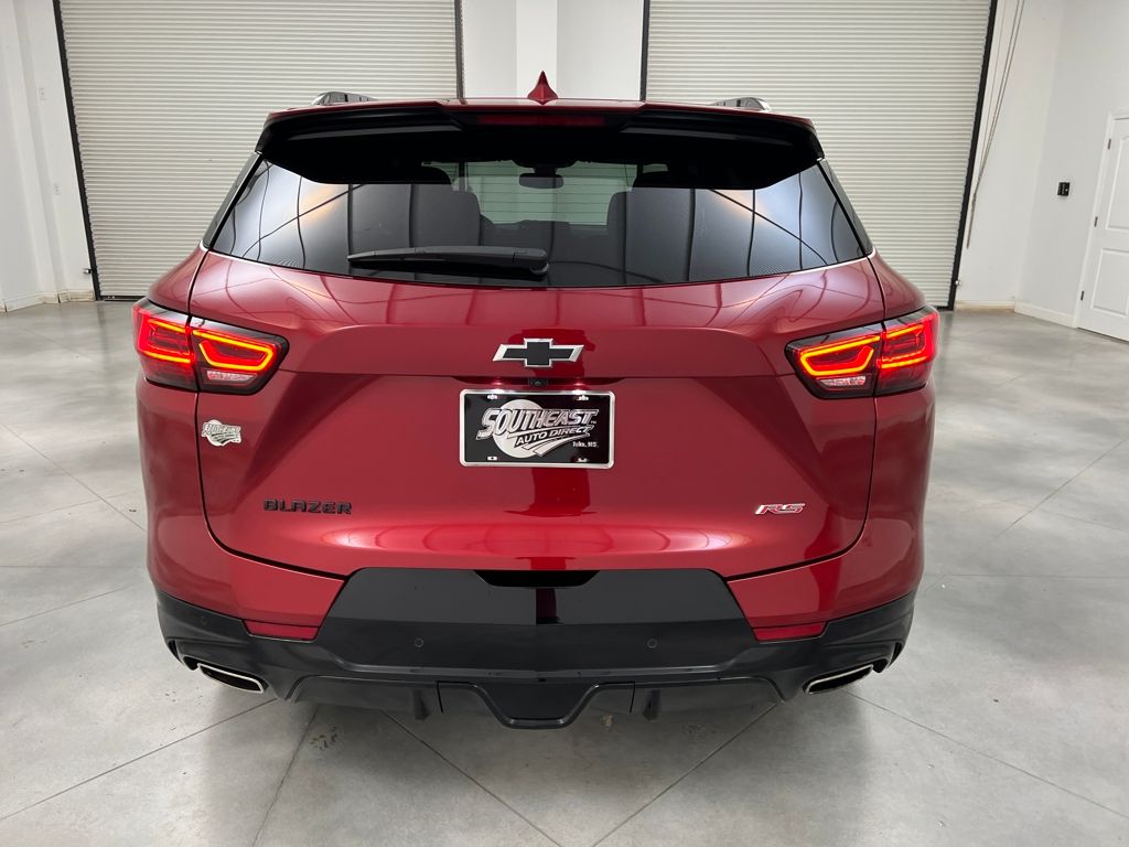 View vehicle photo 6