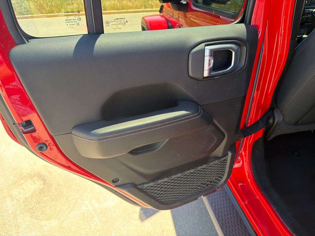 Used 2022 Red Jeep Unlimited Sahara image 21