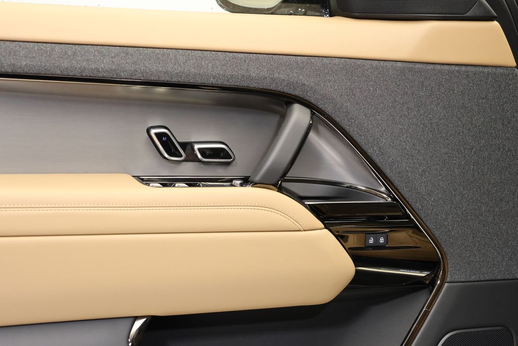 Thumbnail: 2026 Land Rover Range Rover Sport - 26