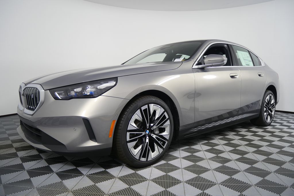 Thumbnail: 2026 BMW i5 - 7