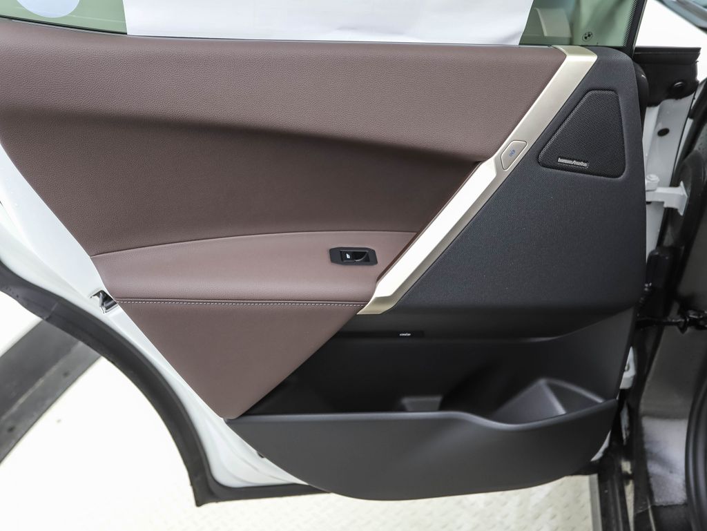 2025 BMW iX xDrive50 19