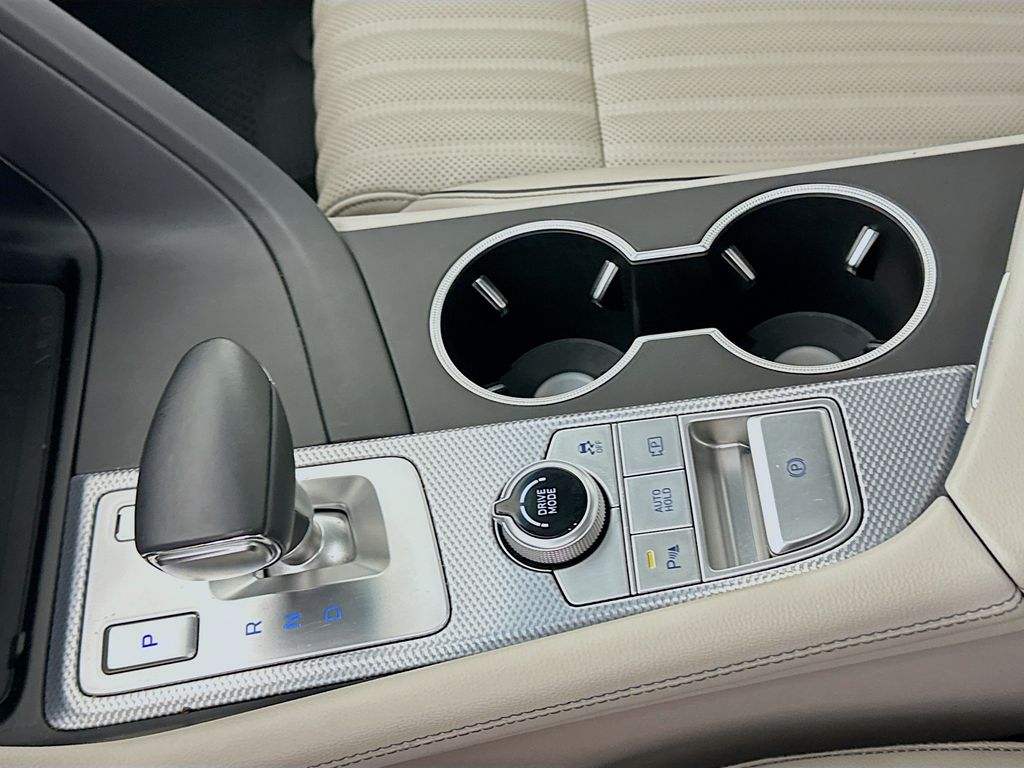 Thumbnail: 2022 Genesis G70 - 17