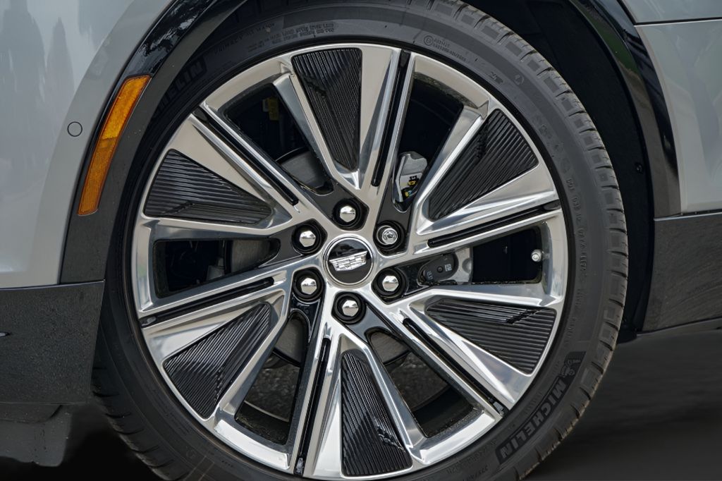 New 2026 Cadillac LYRIQ Signature Luxury 4D Sport Utility in