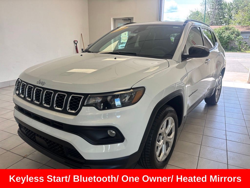 Bright White Clearcoat 2024 Jeep Compass SUV / Crossover Four-Wheel Drive 8-Speed Automatic