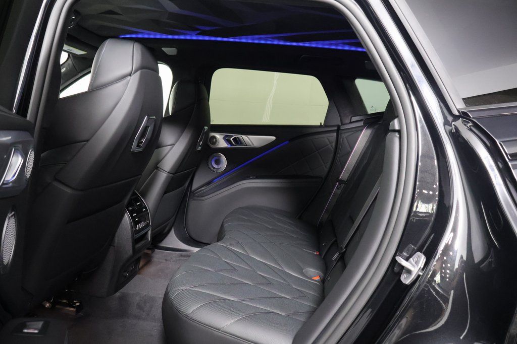 Thumbnail: 2026 BMW XM - 6