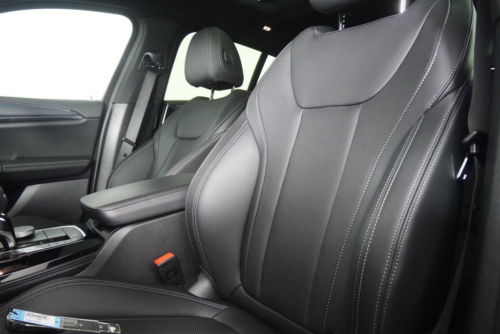 Thumbnail: 2024 BMW X4 - 11