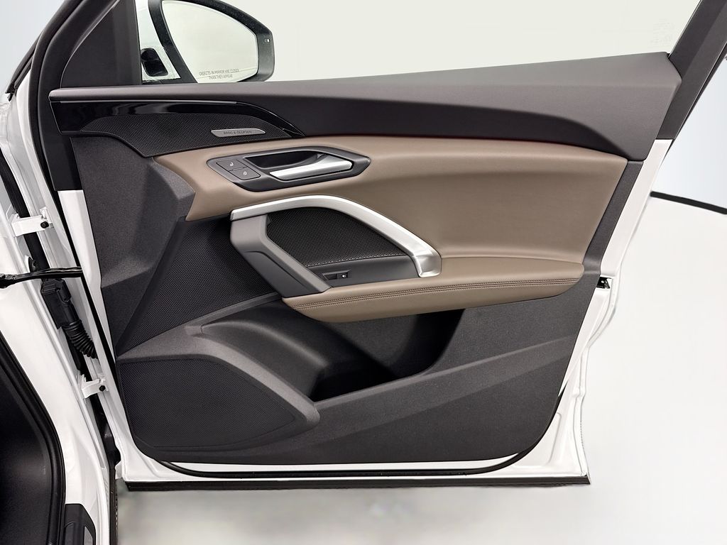 Thumbnail: 2025 Audi Q5 - 25