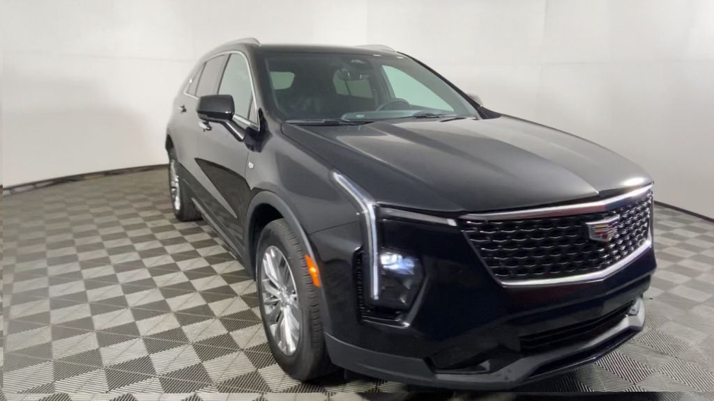 2024 Cadillac XT4 Premium Luxury 2