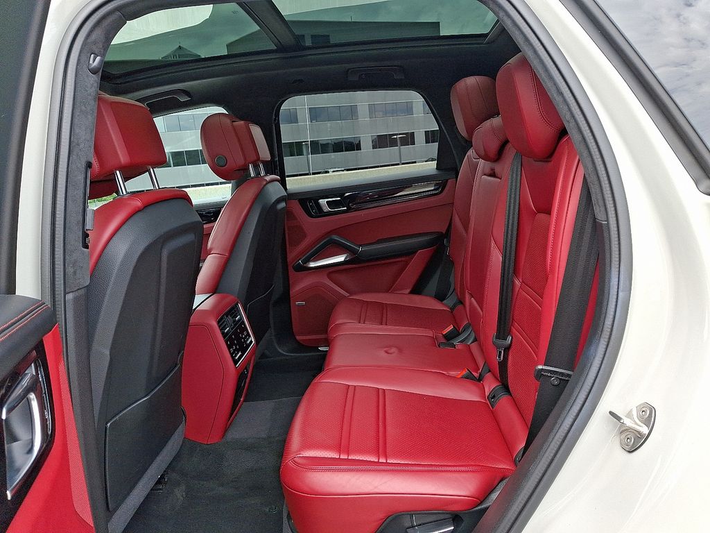2021 Porsche Cayenne Turbo 12