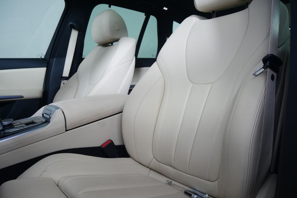 Thumbnail: 2020 BMW X5 - 11
