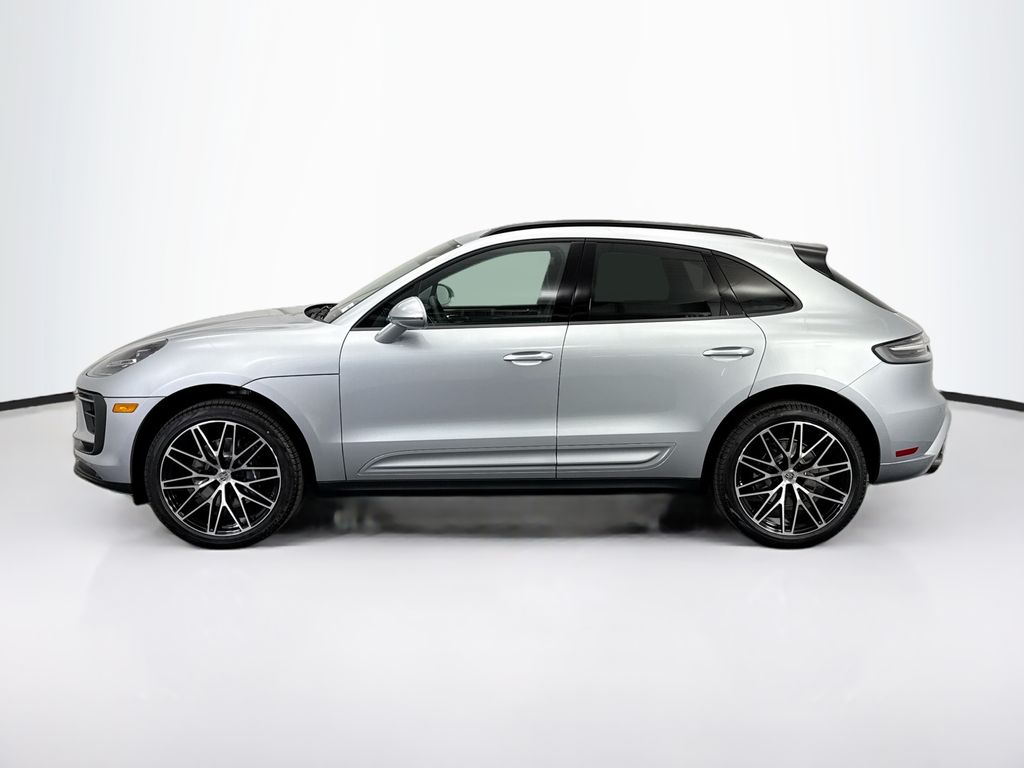 Thumbnail: 2026 Porsche Macan - 2