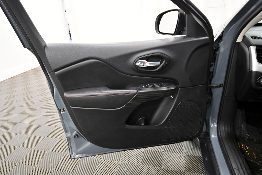 Used 2015 Jeep Cherokee SUV