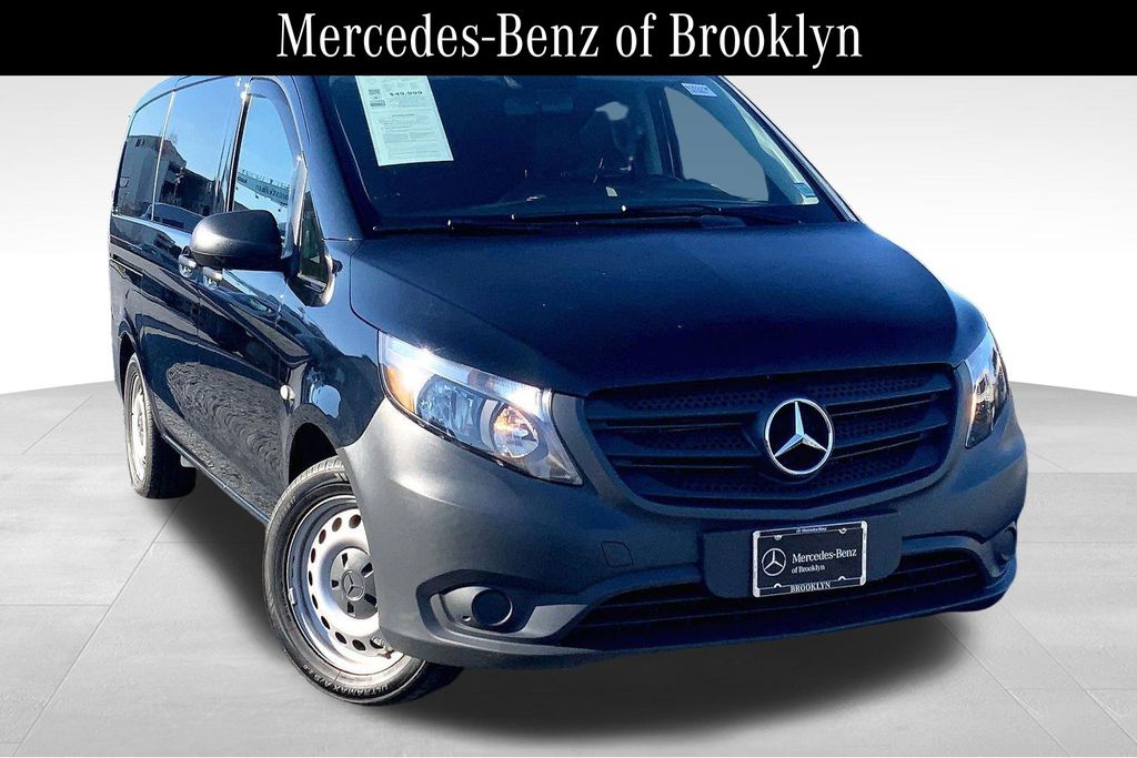 2019 Mercedes-Benz Metris Passenger Van Base's photo