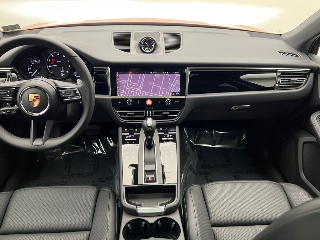 Thumbnail: 2025 Porsche Macan - 24