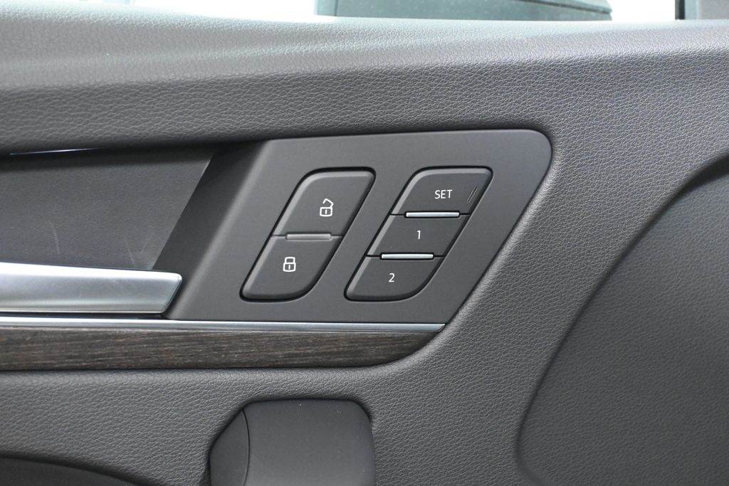 2025 Audi Q5  24