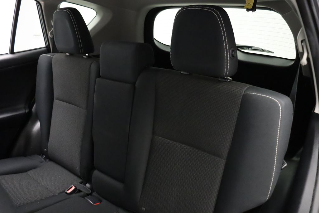 Thumbnail: 2016 Toyota RAV4 - 18