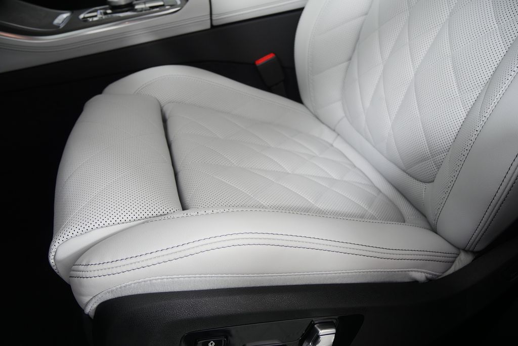 Thumbnail: 2026 BMW X5 - 9