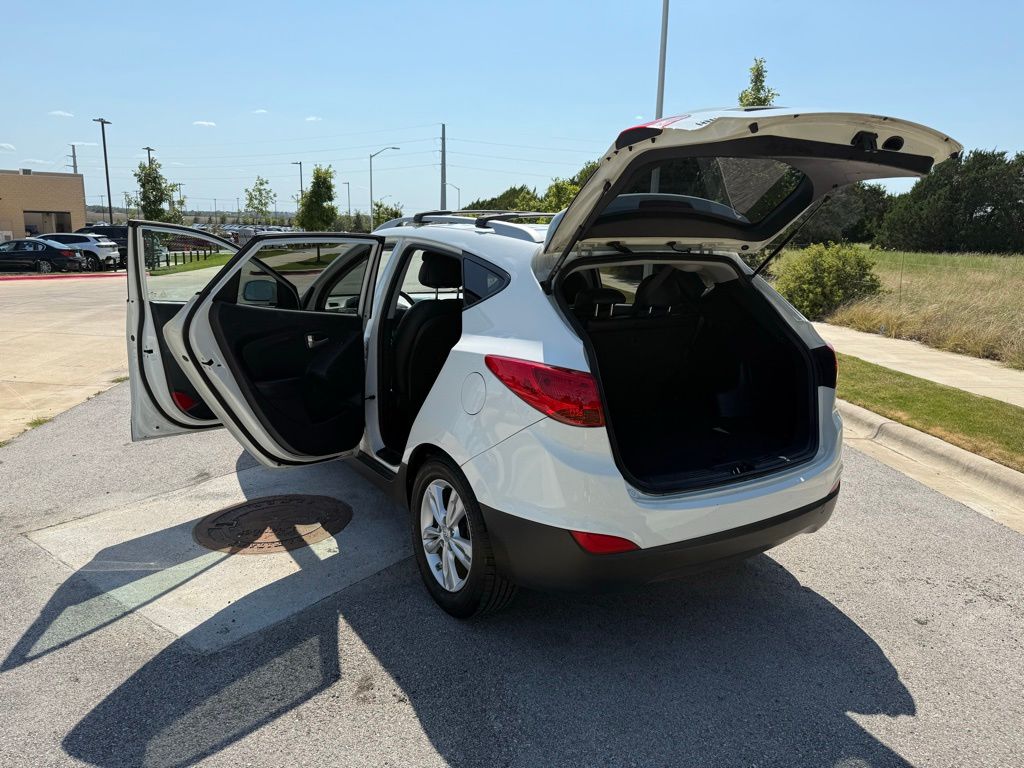 Thumbnail: 2013 Hyundai Tucson - 24
