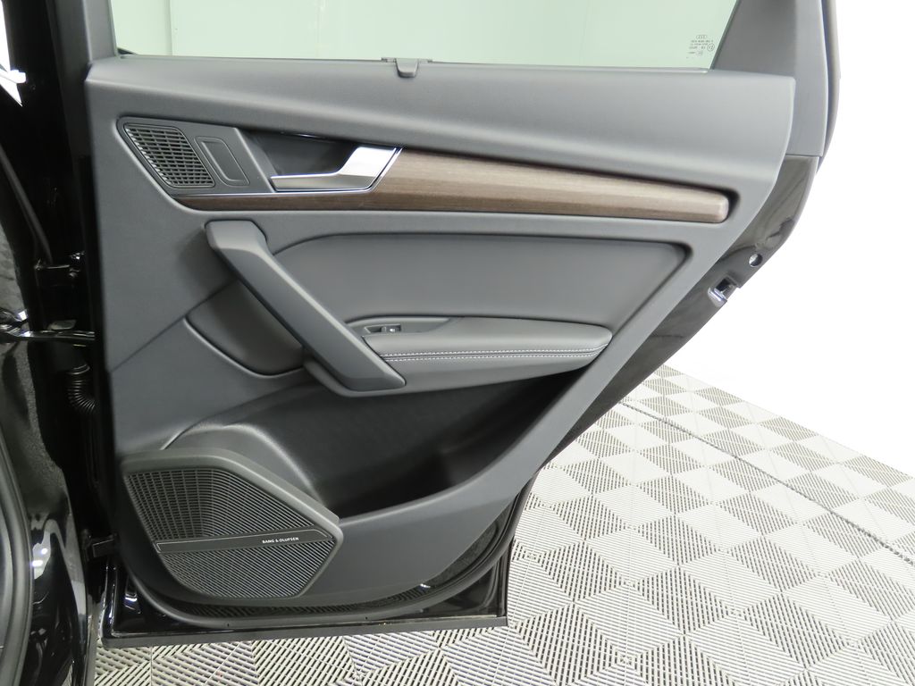 2025 Audi Q5  29