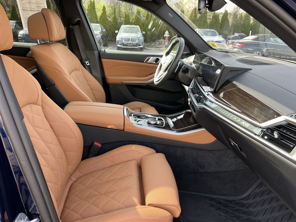 Thumbnail: 2026 BMW X5 - 25