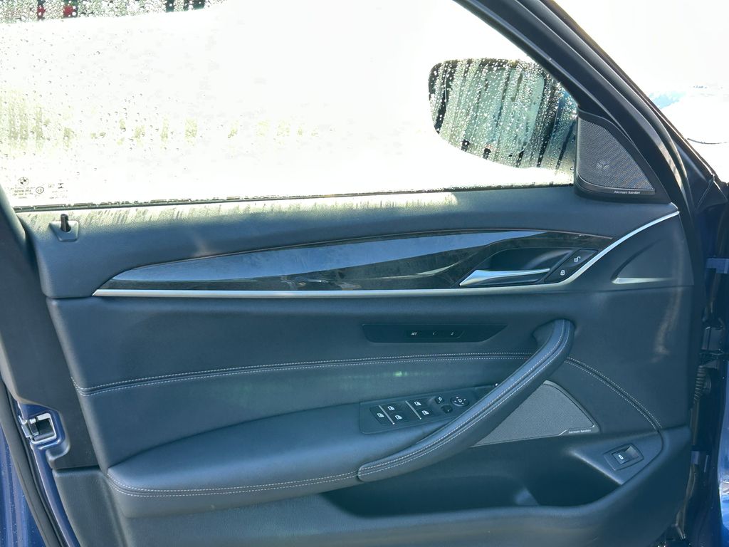 Thumbnail: 2022 BMW 5 Series - 11