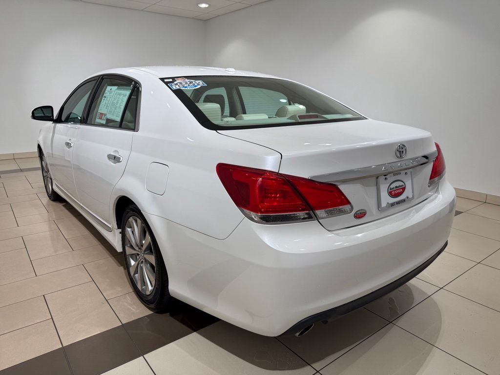 Thumbnail: 2012 Toyota Avalon - 3
