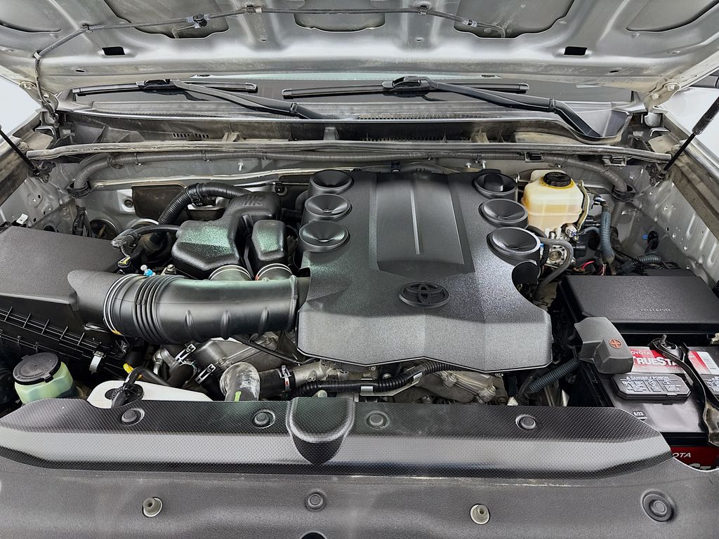 Thumbnail: 2014 Toyota 4Runner - 28