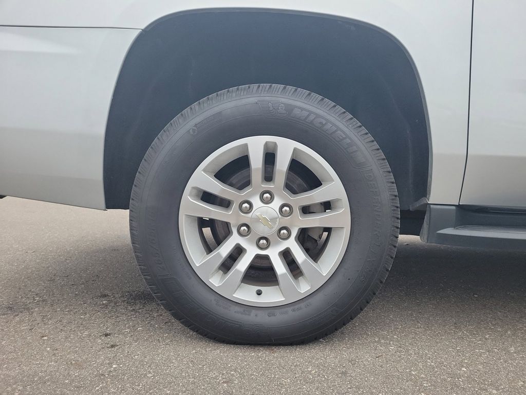 2018 Chevrolet Suburban LT 30