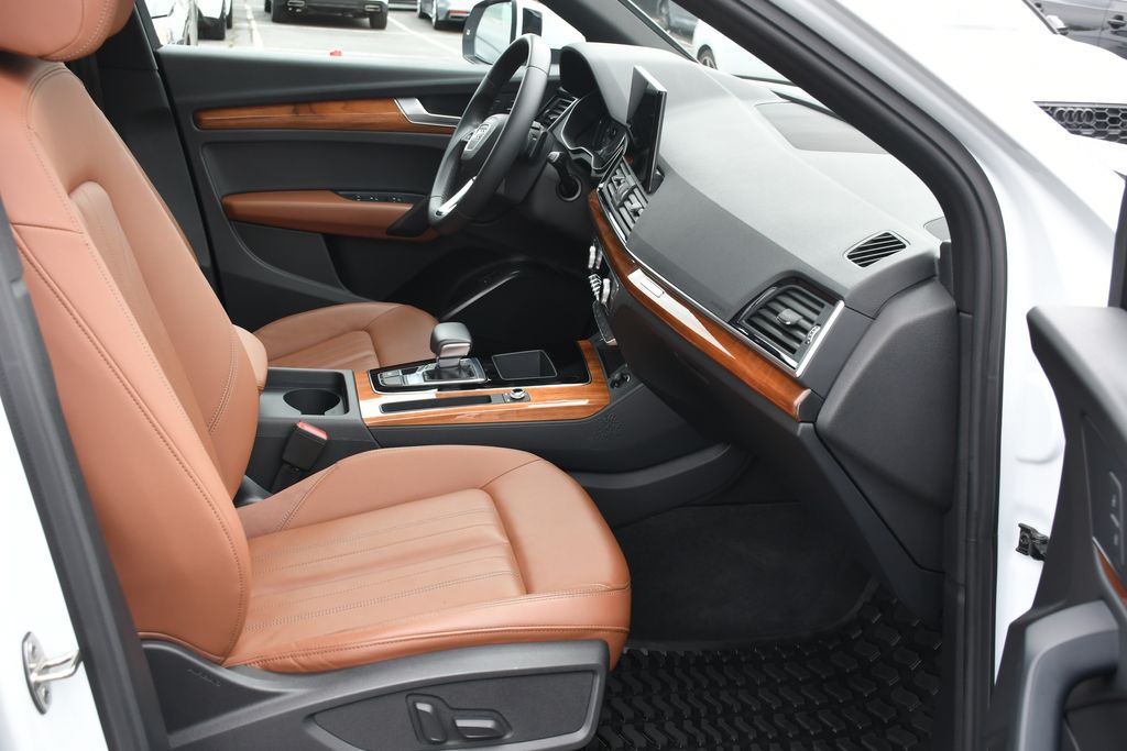 Thumbnail: 2023 Audi Q5 - 27