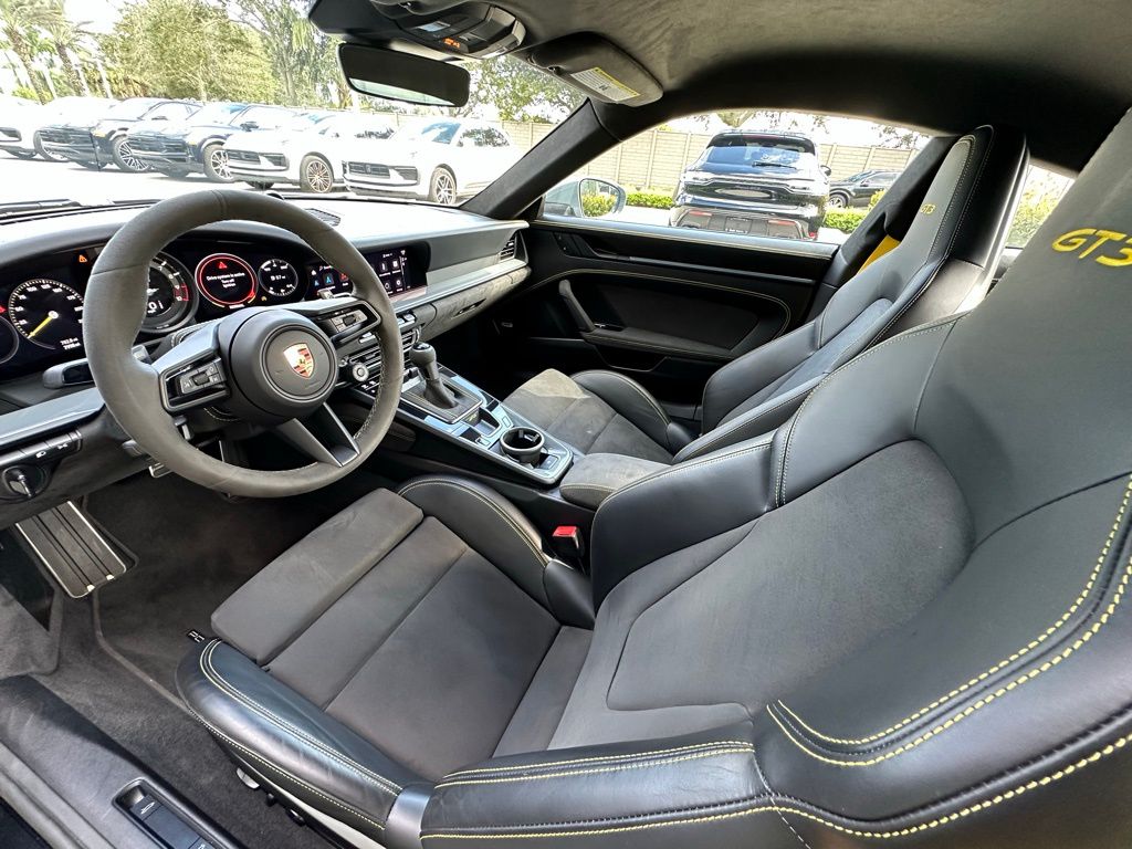 Thumbnail: 2023 Porsche 911 - 4