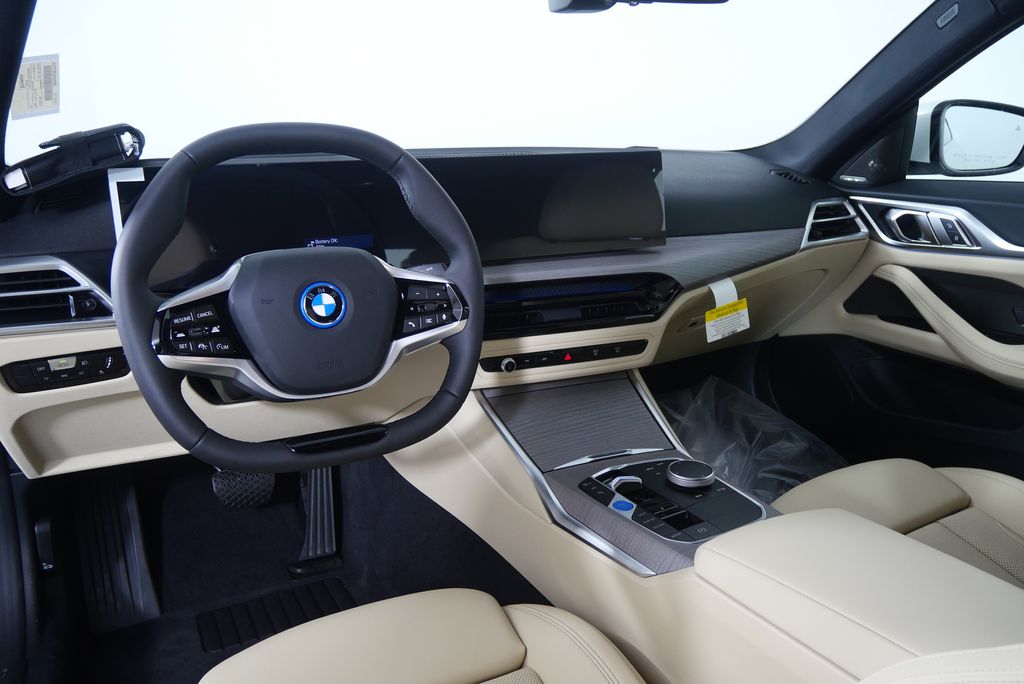 Thumbnail: 2025 BMW i4 - 19