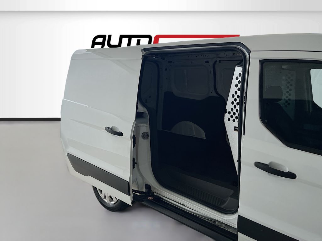 Used 2022 White Ford XL image 27