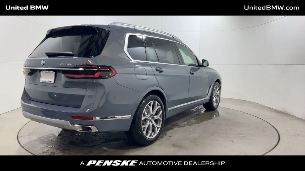 Thumbnail: 2025 BMW X7 - 8