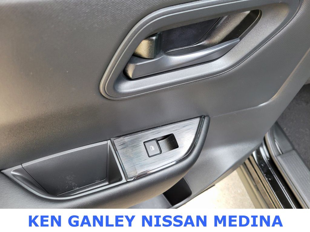 2025 Nissan Rogue S photo