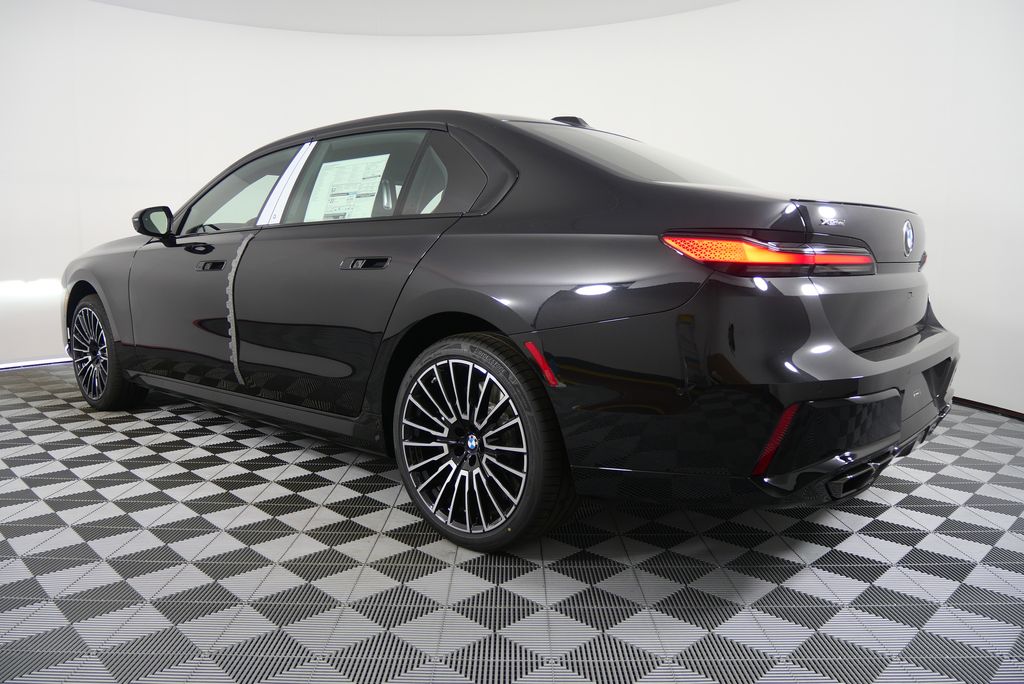 2025 BMW 7 Series 760i xDrive 5