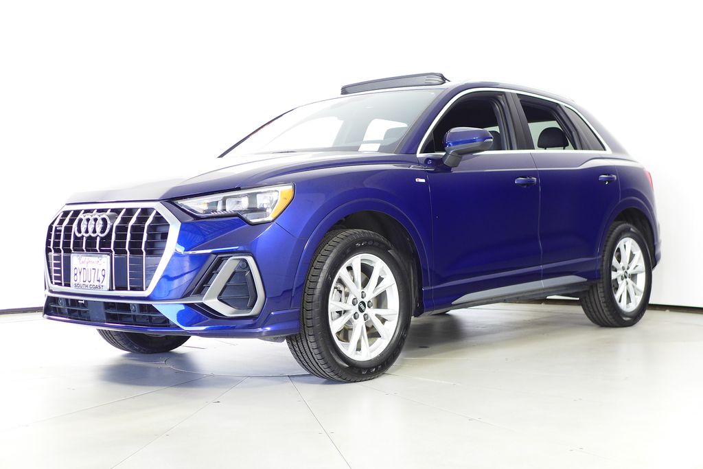Thumbnail: 2022 Audi Q3 - 2