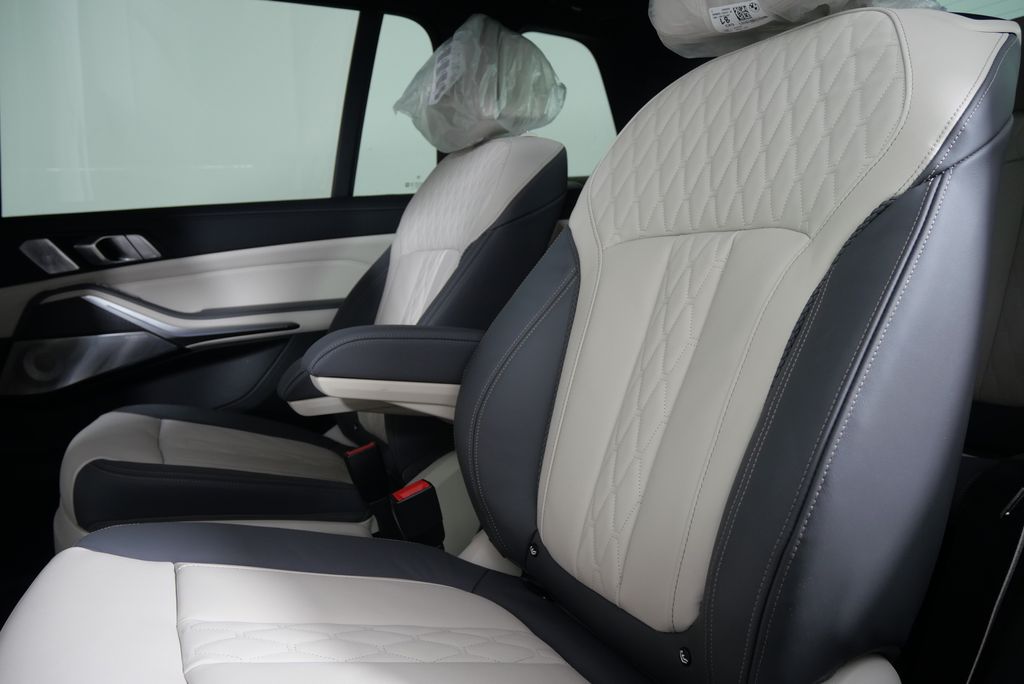 2025 BMW X7 Alpina XB7 16
