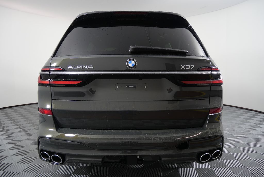 2025 BMW X7 Alpina XB7 4
