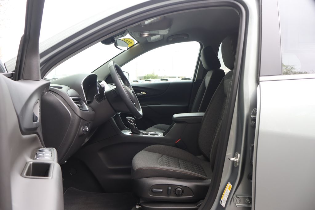 Thumbnail: 2024 Chevrolet Equinox - 32