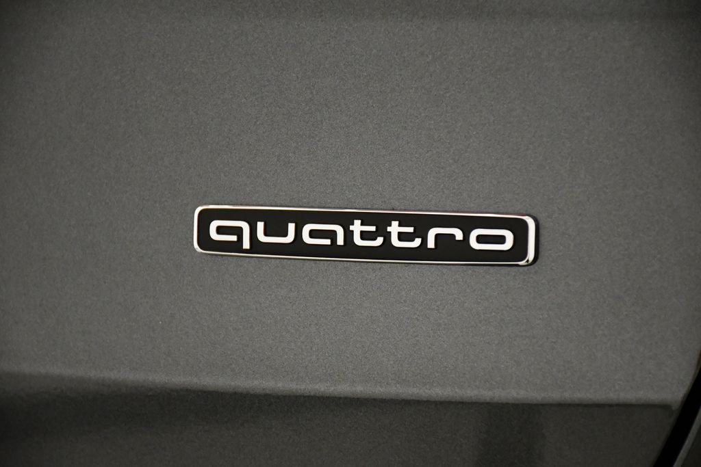 Thumbnail: 2025 Audi Q3 - 10