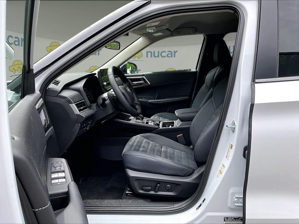2026 Nissan Rogue Plug-In Hybrid — photo 9