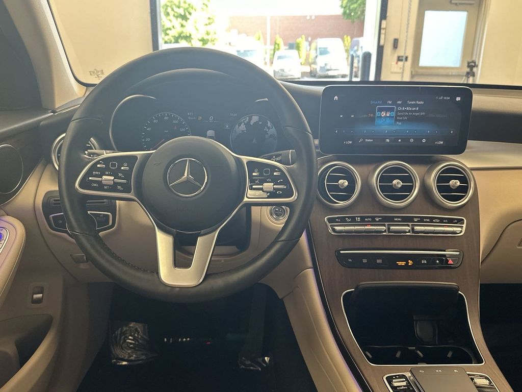 2022 Mercedes-Benz GLC GLC 300 23