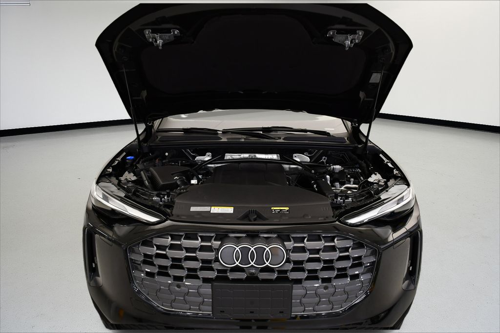 Thumbnail: 2025 Audi Q5 - 12