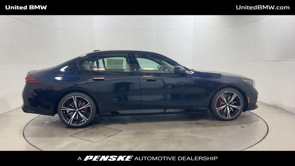 Thumbnail: 2026 BMW 5 Series - 9