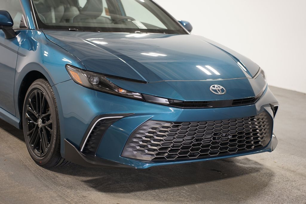Thumbnail: 2025 Toyota Camry - 4