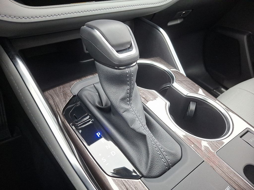 Thumbnail: 2025 Toyota Highlander - 18