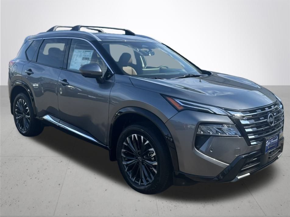 2026 Nissan Rogue Platinum photo 2