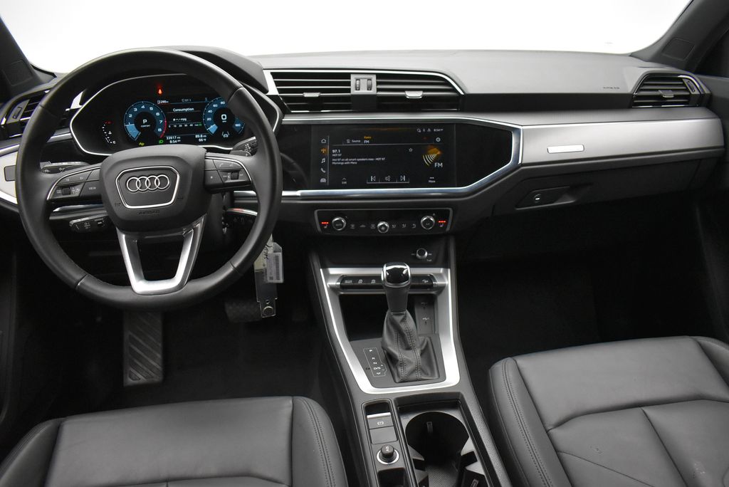 Thumbnail: 2025 Audi Q3 - 25