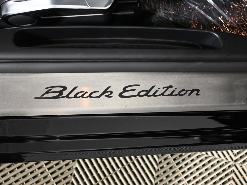 Thumbnail: 2012 Porsche Cayman - 31
